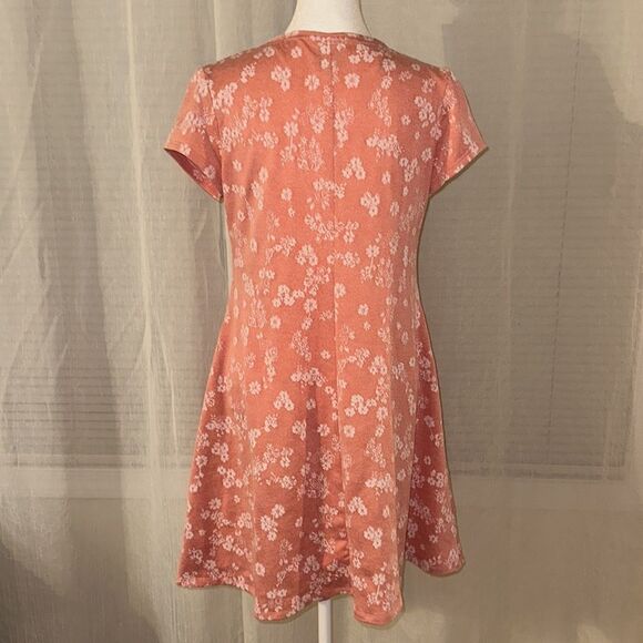V by Violet Weekend S Coral Pink White Textured Floral Short Sleeve Swing Dress - Picture 2 of 15